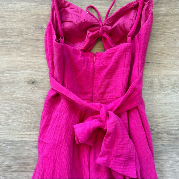 Selfie Leslie Twin Flame Drawstring Bust Midi Dress in Hot Pink - Picture 7 of 8